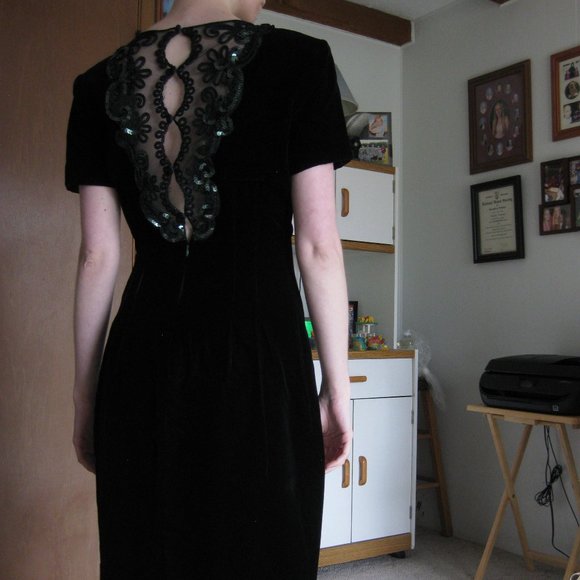 Vintage 90s Maggy London velvet dark green evening gown with lace back